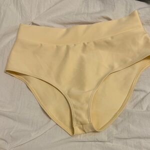 Alo Airlift Record  breaker Boyshort Cream High-Waisted Bikini Bottoms